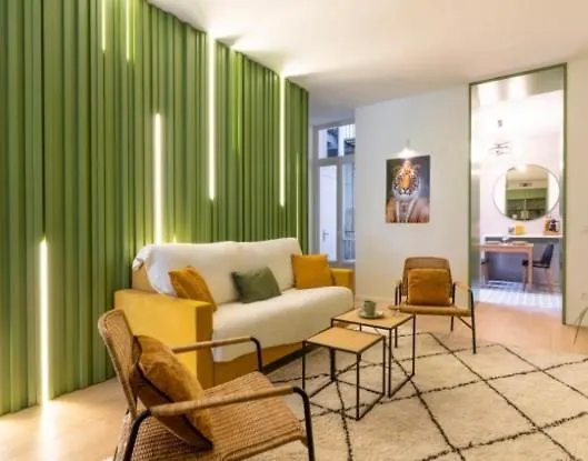 Marais-Air Conditioner-2 Bedroom-Quiet