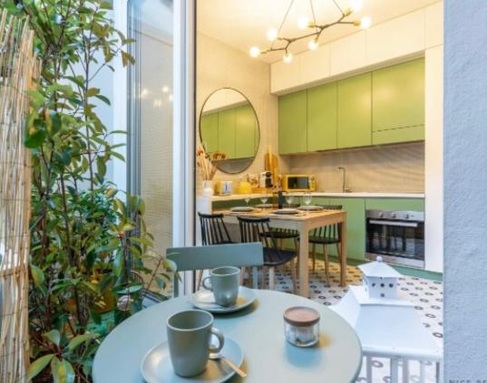 Apartment Marais-air Conditioner-2 Bedroom-quiet Paris